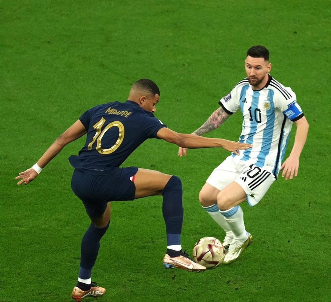 雷速-姆巴佩在加拿大队比赛中反败为胜，比赛规则变更引发热议！全场沸腾不已的简单介绍