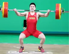 雷速直播- 举重赛场再起风云：漓江鲨队队险胜东海独角兽队，赛场气氛火爆门前嗅觉决定胜负