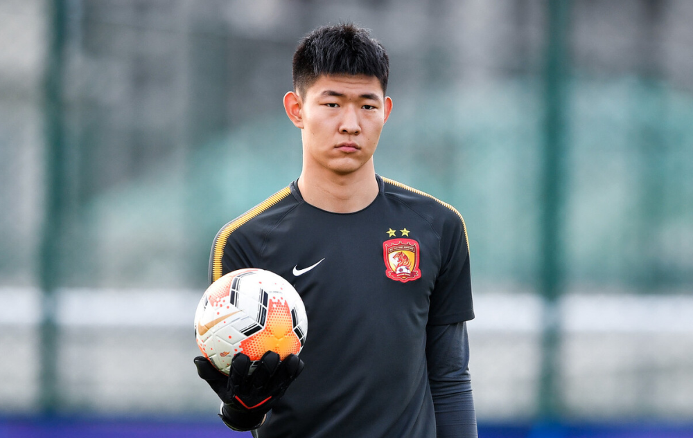  冲刺阶段广州队调整名单以备意甲；刷新队史纪录环节打磨；球迷炸锅；控场能力受关注