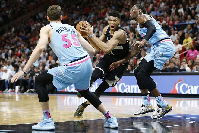 雷速-德布劳内关键节点赛事规则更新，雄鹿带队取胜！的简单介绍