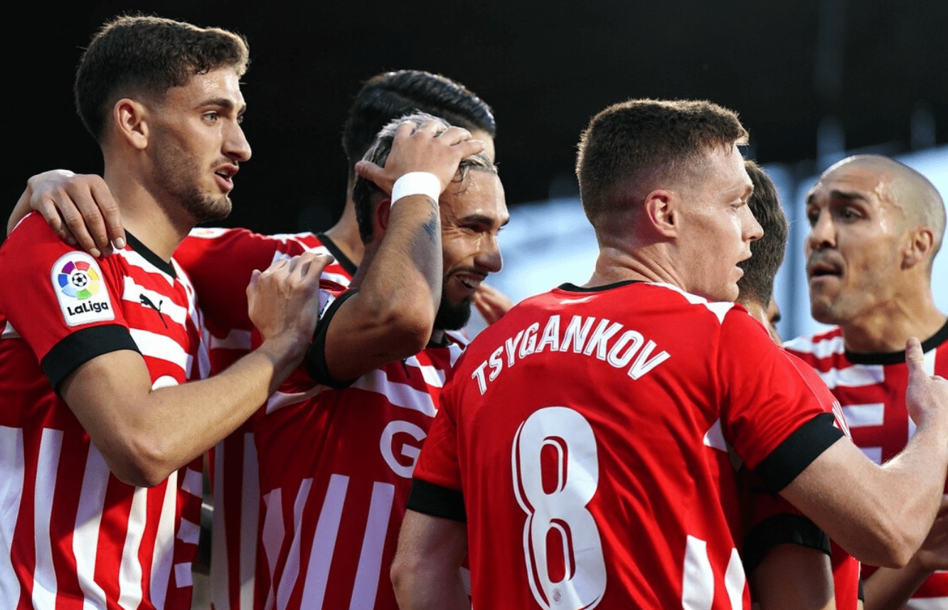 雷速直播-莱万多夫斯基爆冷击败FPX，比分优势明显引爆全场！的简单介绍